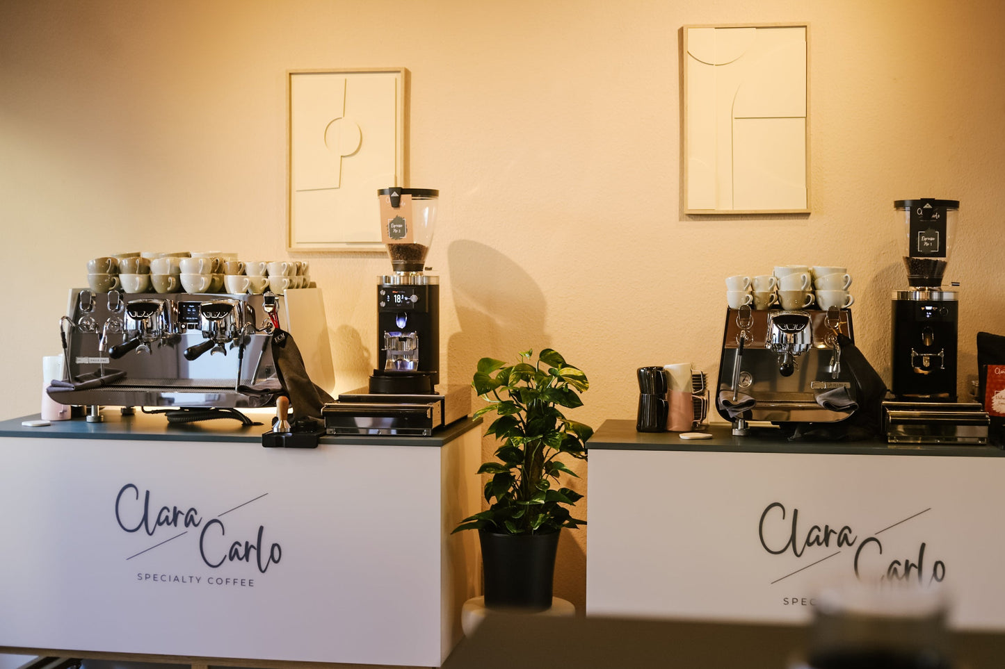 Schulungsraum Showroom für Barista Kurs in Mannheim mit Espressomaschinen